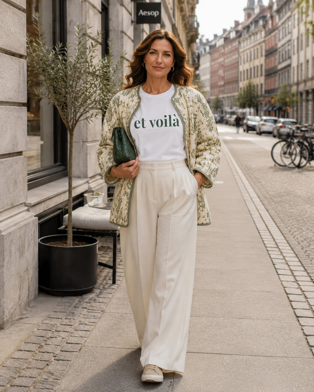 The Voilà tee, Green - fitted